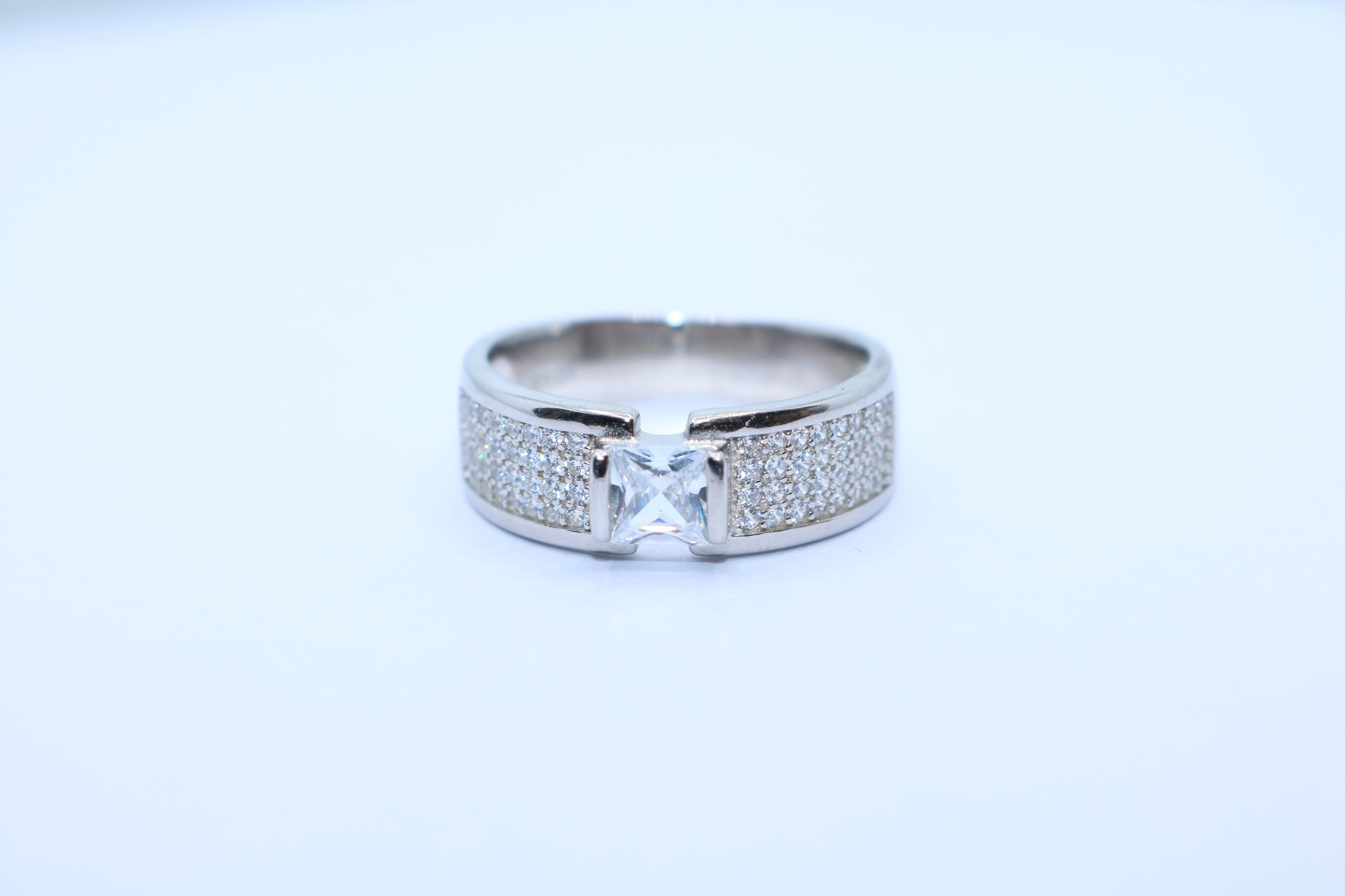 GR0053 925 Sterling Silver Men’s White Solitaire Ring | Classic Statement Ring for Men