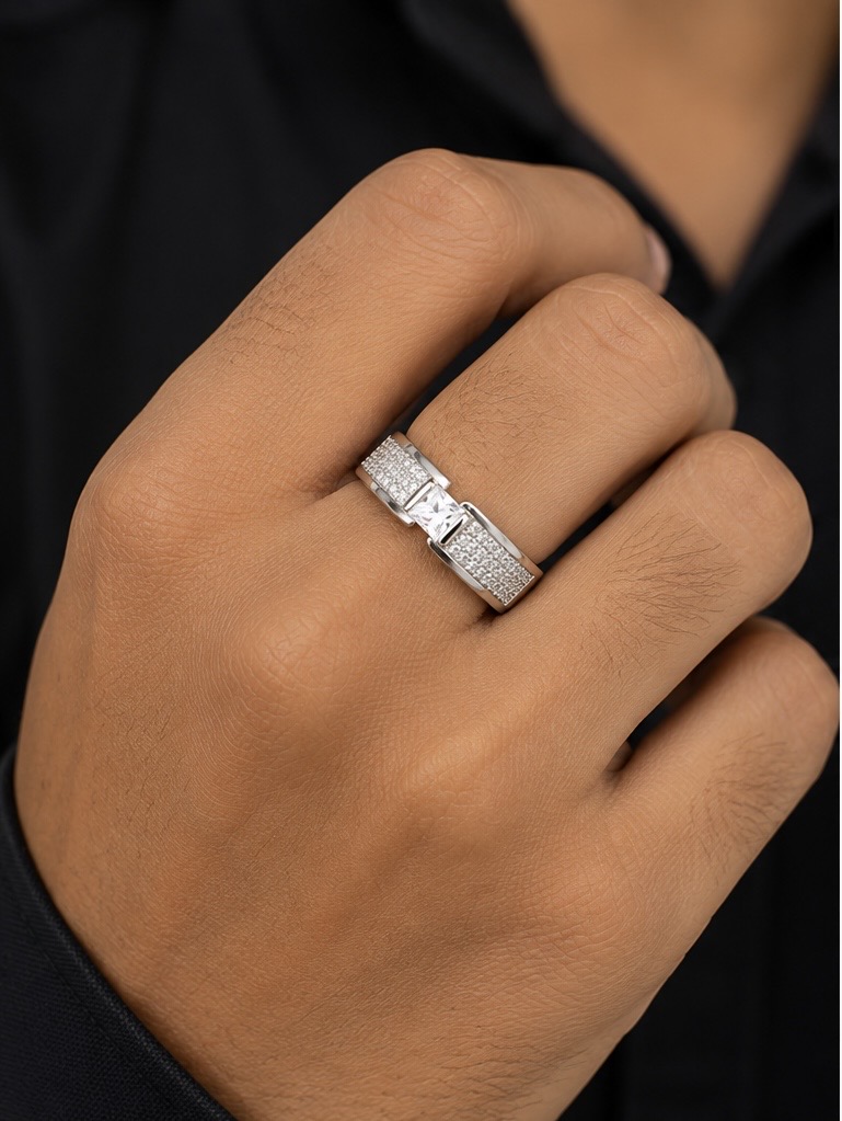 925 Sterling Silver White Solitaire Gents Ring | Classic Men’s Silver Ring GR0055